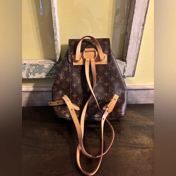Authentic LIKE NEW Montsouri Louis Vuitton Classic Monogram Backpack - Picture 2 of 11
